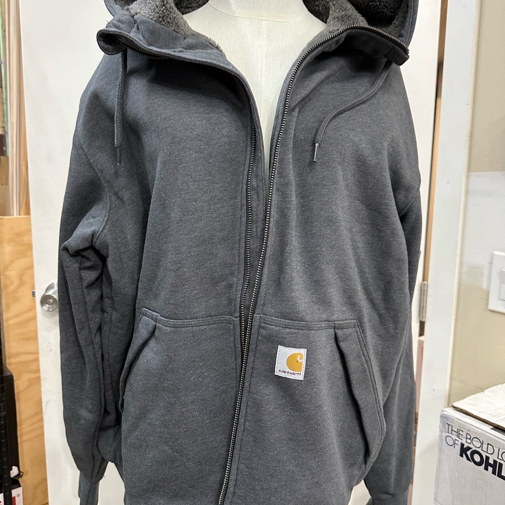 Carhartt Gray Rain Defender Fleece
Lined jacket